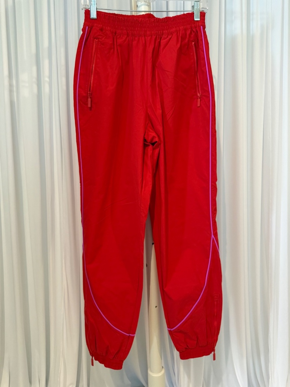NWT Fabletics Relay Track Jogger Pants Red Size M Zip Ankle MSRP $89.95 - Picture 16 of 16